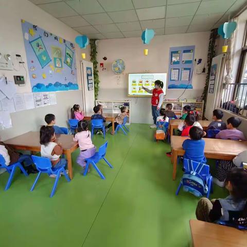 明诚幼儿园中班开展食品安全教育