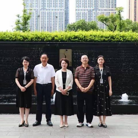 长沙市人大常委会副主任李平一行莅临绿之韵中心调研