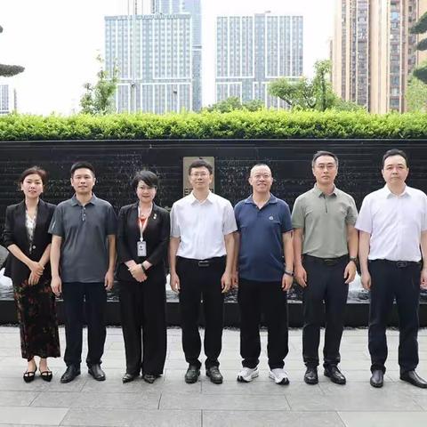 长沙市政协副主席黄锋一行莅临绿之韵中心调研指导