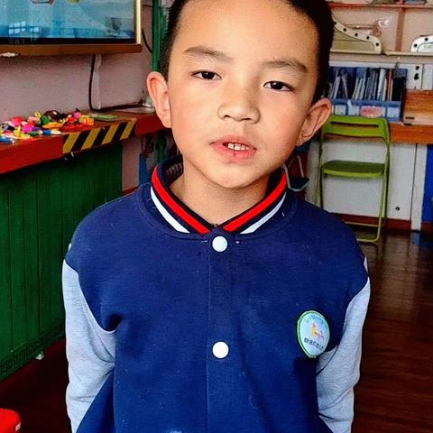 ལེ་ཧྥུང་གི་མིག་དཔེ་བཟང་པོ་སློབ་སྦྱོང་བྱས་ནས་བརྩེ་དུང་གི་ནུས་ཤུགས་དྲང་པོ་བརྒྱུད་སྤྲོད་བྱས་པ།