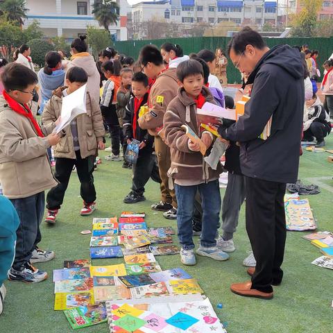 跳蚤市场小交易 学生成长大舞台——桥口小学四（4）班跳蚤市场开市啦！