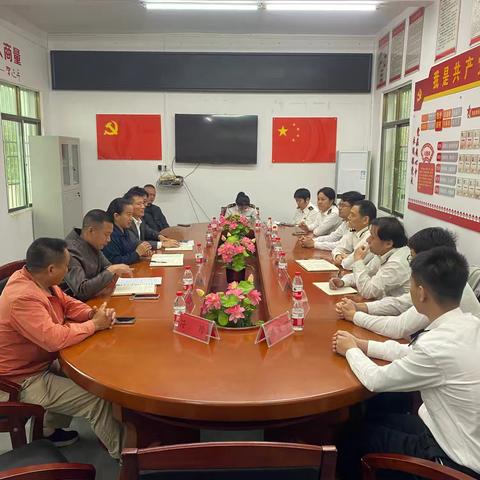 海口海关所属椰城海关关长汤文琦一行到下通天村开展走访调研及慰问活动