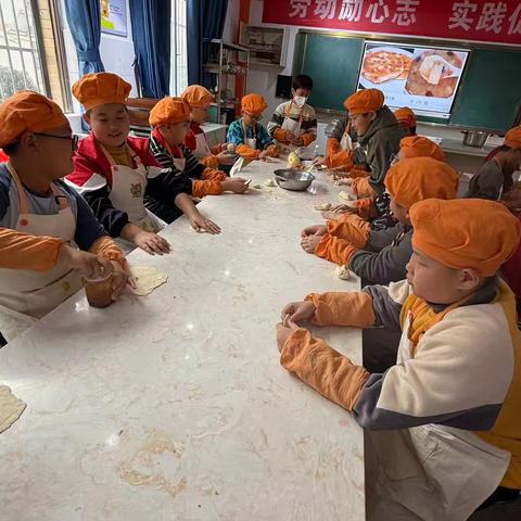 玩转萝卜食光，解锁营养密码——六7班的九江萝卜饼制作