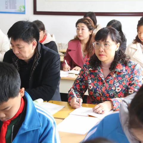 “国培计划（2023）——自主选学小学语文培训项目”     新华二班校本研修活动        （光明路小学会场）