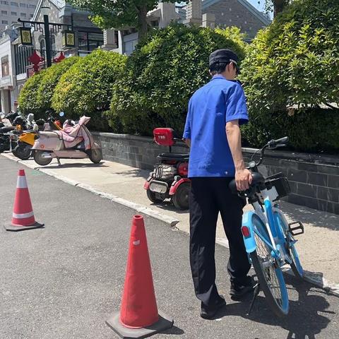 贡院城管站管理街面秩序