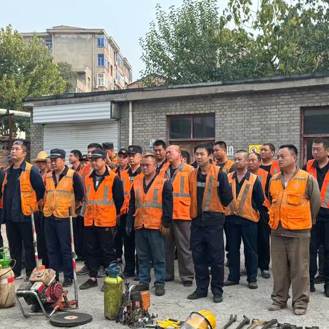 锯轨打眼大练兵，防断动员担使命