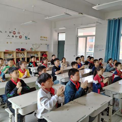 激发无限潜能  点亮童年回忆 ——来集镇中心小学乐高社团