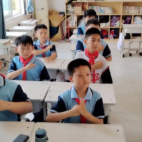 激发无限潜能  点亮童年回忆 ——来集镇中心小学乐高社团