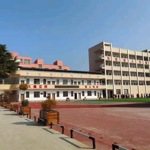 齐心协力谱新篇 ，新年再进百尺竿