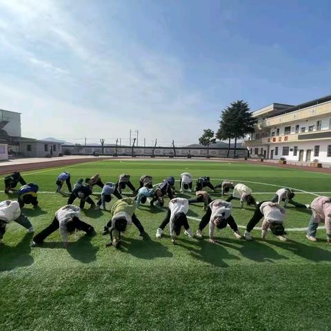 活力满溢，体育课成校园新亮点