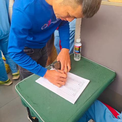 “同心筑梦，聚力前行”——临高县创新学校八6班家长会的精彩纪实