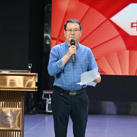 百年学府新枝秀，踔厉奋发向未来——海南中学举行2023级高一第一学期期中表彰大会暨学习经验交流大会