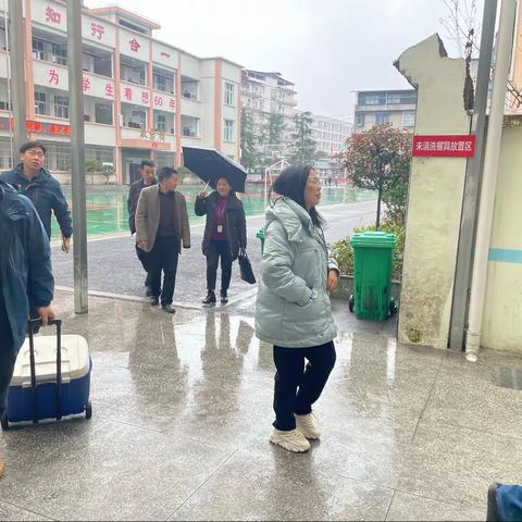 “食”刻坚守  安全相伴——利川市都亭大塘小学食堂食材抽样检测进行时