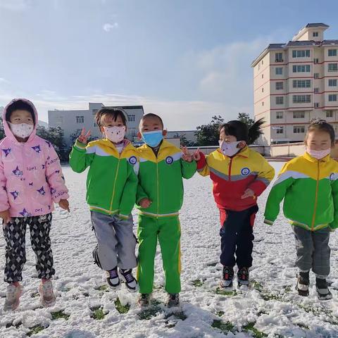初雪至，童趣扬！ 柏林学校幼儿班的“冰雪狂欢”来啦～
