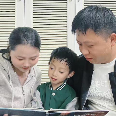 童心筑梦·我爱祖国——临川区青少年宫附属幼儿园￼亲子共读好书分享（八）