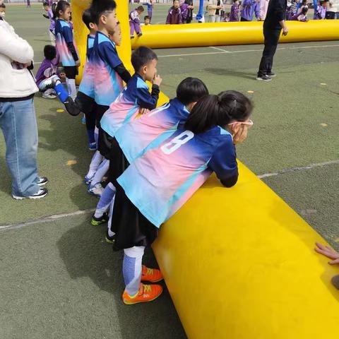 “悦”享运动，“足”够精彩﻿ ﻿太白街小学2025“启明杯”校园足球联赛 一年四班夺冠记