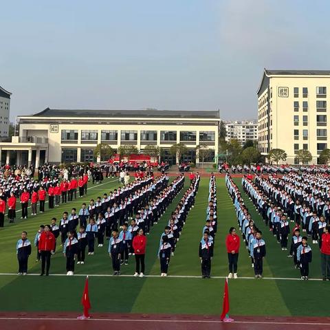 《消防零距离，致敬火焰蓝》 ——天岳芙蓉学校1902班主题升旗仪式