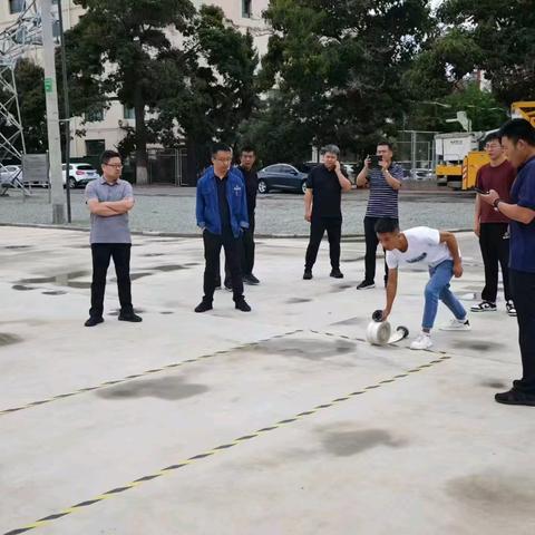 《“暖心慰问鼓干劲，消防竞赛展风采”——领导慰问西北网消防技能竞赛队员》