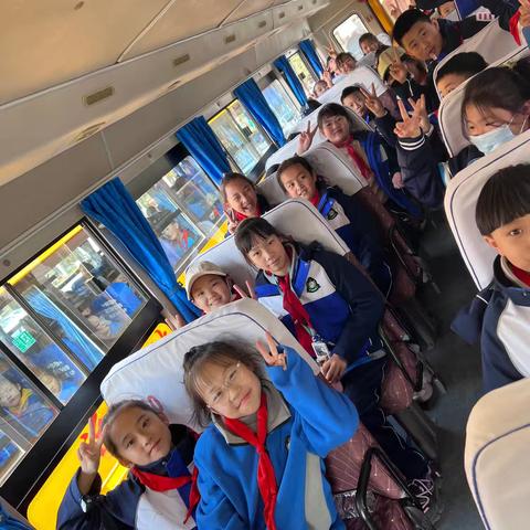 走进科学 放飞梦想 —西北师范大学附属小学教育集团培黎分校参观科技馆实践活动