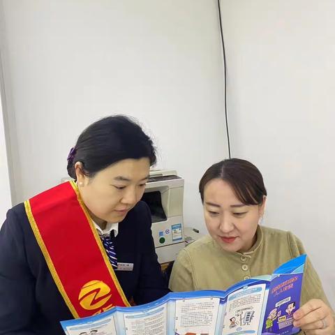 张家口银行保定盛泰支行深入商户积极开展“整治拒收人民币”宣传活动