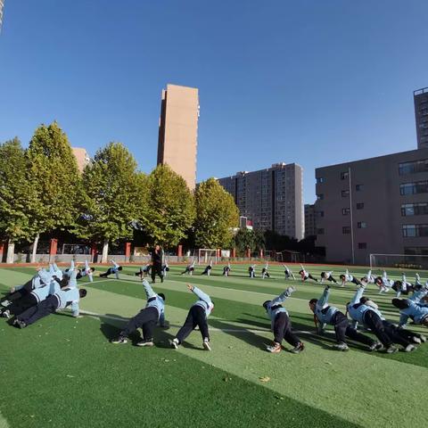 扶摇借力 赋能前行——张衡街小学体育听评课暨大单元教学研讨活动