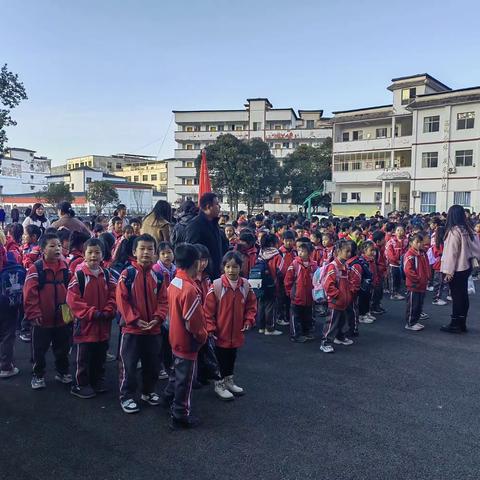 2023年11月17日，铜仁市第三十四小学“劳动励心智.薪火永相传”研学活动