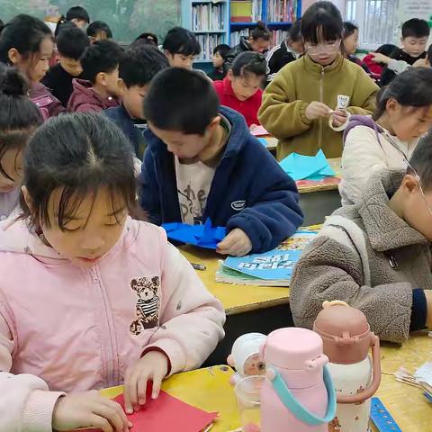 四（3）班的手工课——制作纸风车