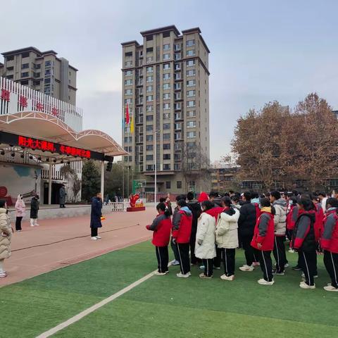 绳索牵动青春风采，释放能量无处不在——西安市第六中学“名校+”共同体“阳光大课间”之冬季拔河比赛高一篇