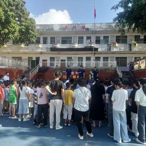 消防知识进校园 ‍                 筑牢安全防护网——社坡镇宝土小学开展消防安全演练应急活动