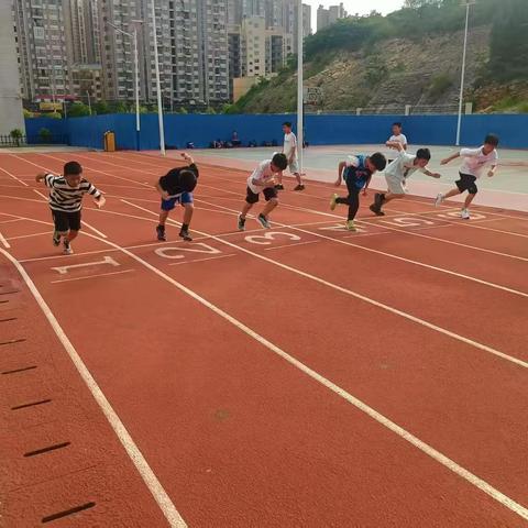 艺笔绘就星河梦，健步追逐未来风——宁远县德源小学2025年6月校级社团活动掠影