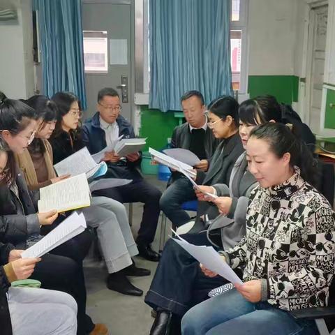 以书为媒，赋能课堂 ——向阳小学六年级语文教研组读书分享活动
