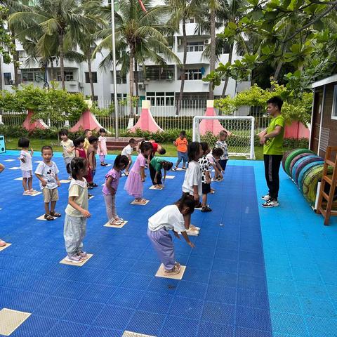 时光清浅，用爱陪伴——东方市第三幼儿园小二班