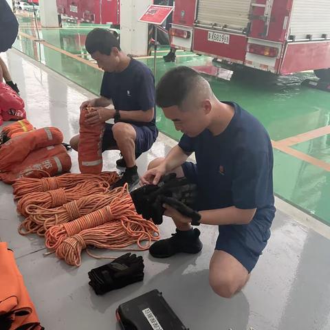 大名县天雄路消防救援站组织开展水域装备器材大检查活动