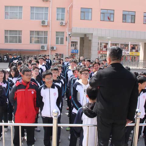 与法同行——米脂中学走进检察院参观学习活动