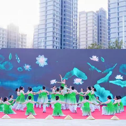 “幸福石家庄·起舞向未来” ——维明路小学参加石家庄市首届群众集体舞蹈展演精品作品展演活动