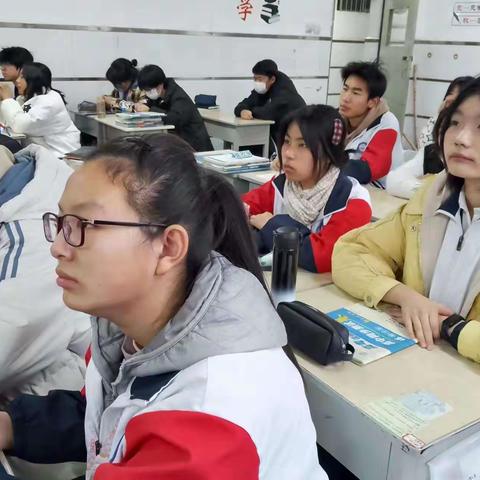 《学习贯彻习近平新时代中国特色社会主义思想主题教育》——咸阳梦圆职业学校2023级18班