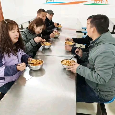 “食”光有你，“味”爱而来——辛店初级中学膳食监督委员会活动侧记