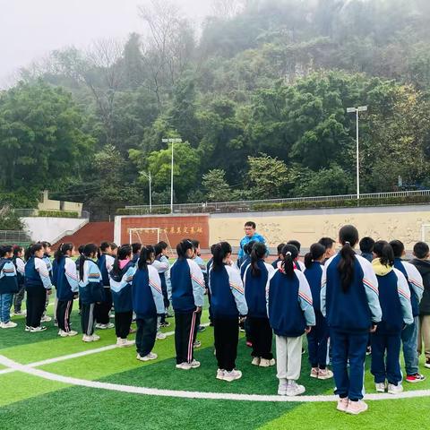 “创新教学，赋能未来”——柳北区学科带头人陈志军工作室教研活动