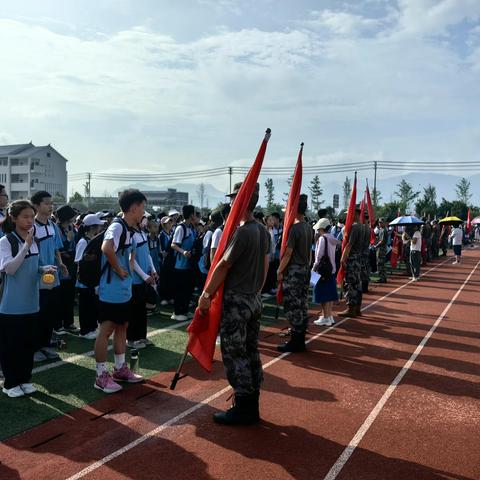 走进自然，拥抱夏天——遂川瑶厦中学研学实践活动正式开始