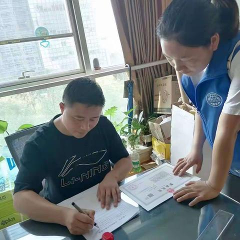 【先锋龙洞】龙洞街道石河岭社区积极推广下载电子营业执照