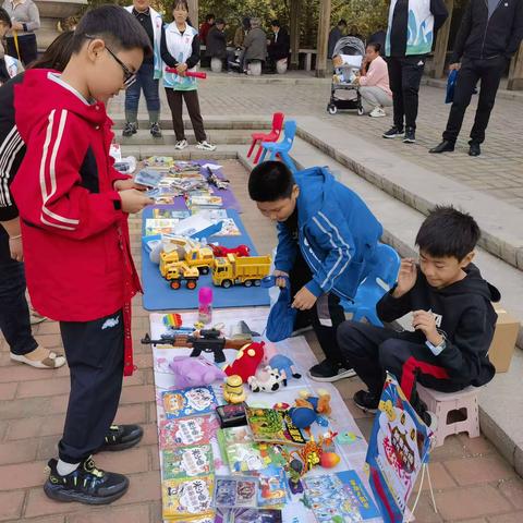 【先锋龙洞】石河岭社区开展“小市场.大世界”跳蚤市场爱心义卖助残活动