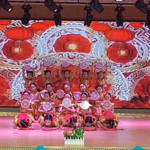 承中华之经典·扬教育之风帆 | 宜城市荟萃幼儿园六一文艺汇演