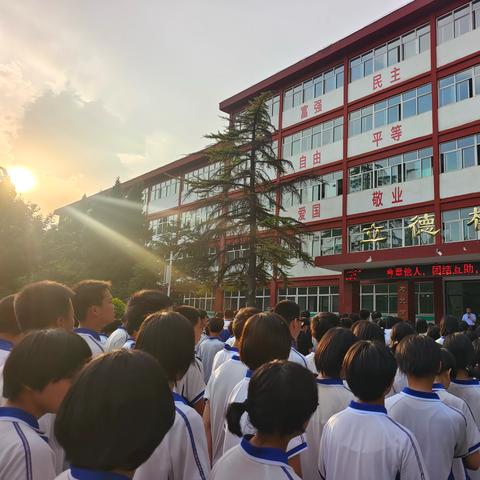 【双争有我】 ‍贾庄中学举办  “共担・共商・共育・共赢” ﻿ 主题家长会