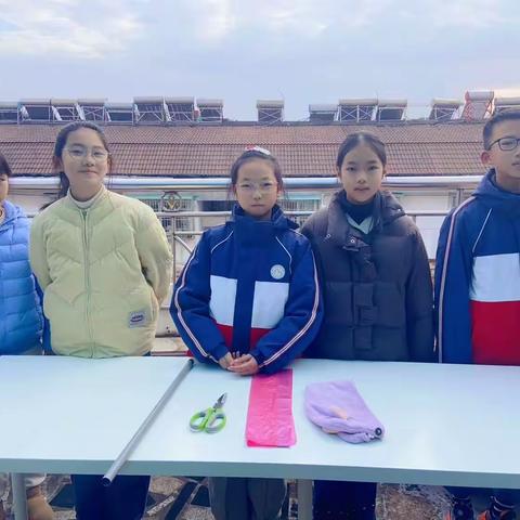 巨化三小五（2）班科学小实验《静电悬浮之小章鱼》