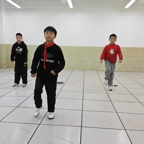 宝塔小学四五年级街舞社团——释放个性，挑战自我的青春舞台
