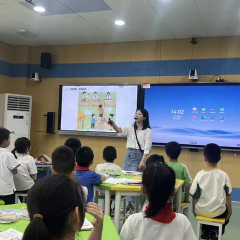 从“购物街”到数学思维——情境教学对低年级数学应用的启发