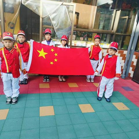 【甘州区东湖幼儿园】第十二周升旗仪式暨“感恩有你”主题教育