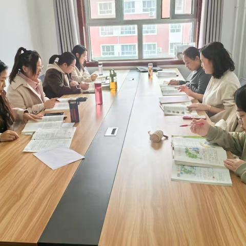 共研语文之美，同享备课盛宴——威县第五小学二年级组第五单元集体备课活动