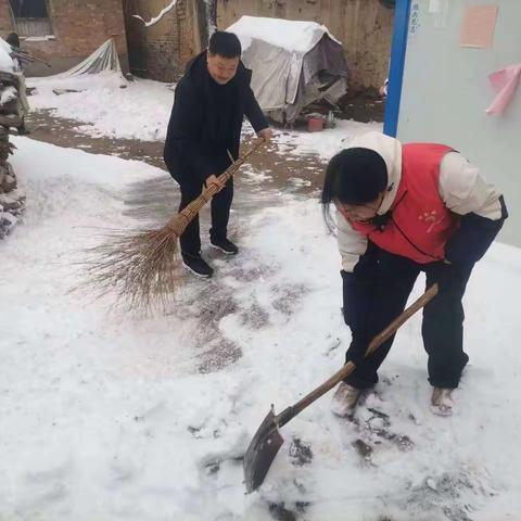 鲁西新区陈集镇曹庙社区：扫雪除冰护安全 走访入户暖人心