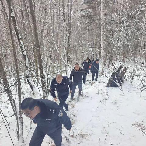 “警地融合”开展清山清套 全力保护生态安全